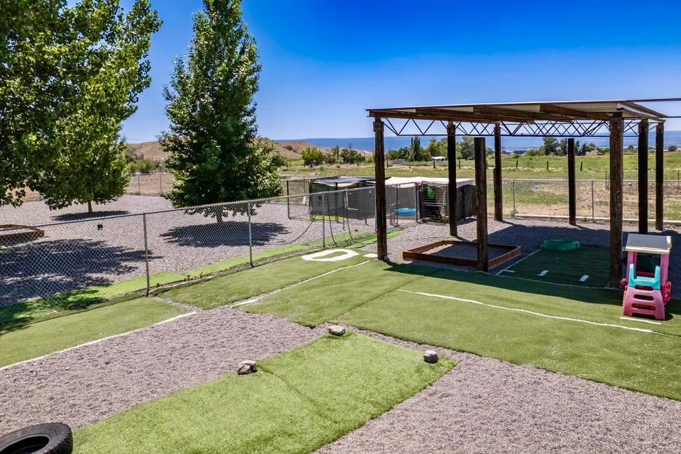 Family-run pet care near Black Canyon